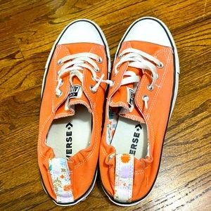 Womens Size 9 Converse Shoe. Coral color